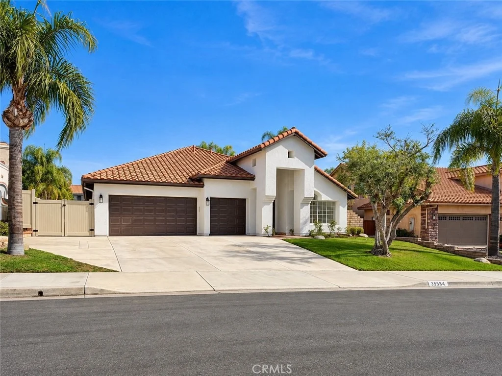 Photo of 35584 Larkspur