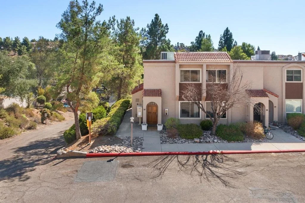 Photo of Unit 27 at 2616 Alpine