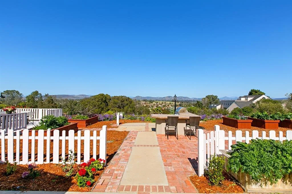 Photo of 1285 CREST DRIVE