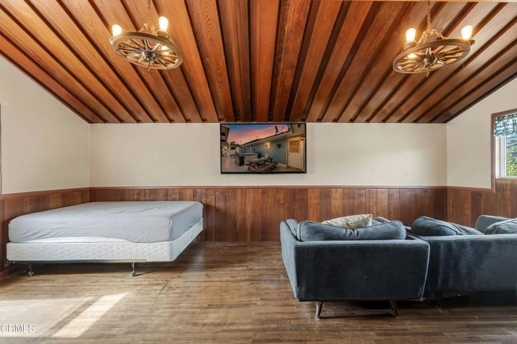 Photo of 405 W Beverly Drive