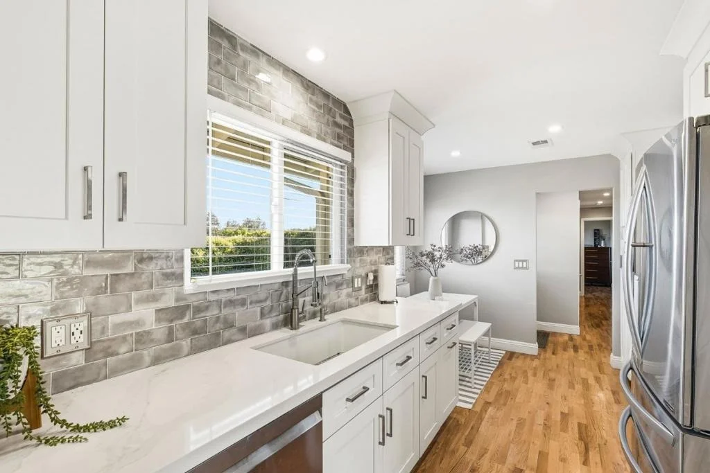 Photo of 296 River Road