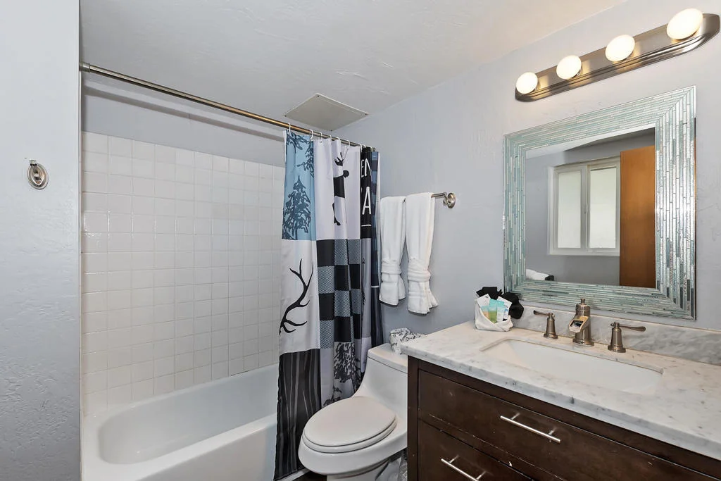 Photo of 40138 Hillcrest Drive