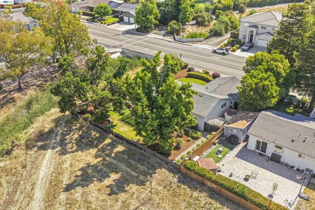 Photo of 1596 Heather Lane