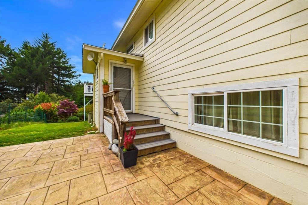 Photo of 520 Redwood Road