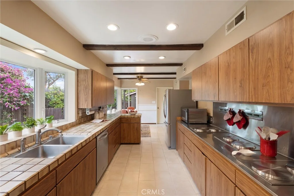 Photo of 1455 La Perla