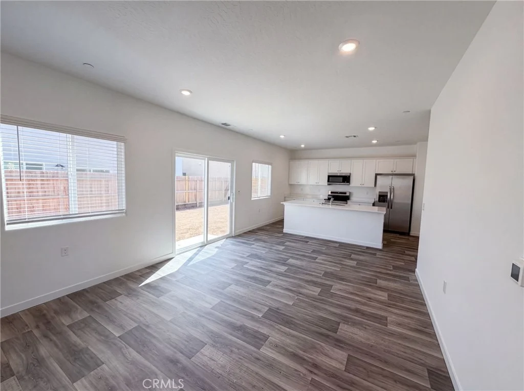Photo of 4496 Bellaire