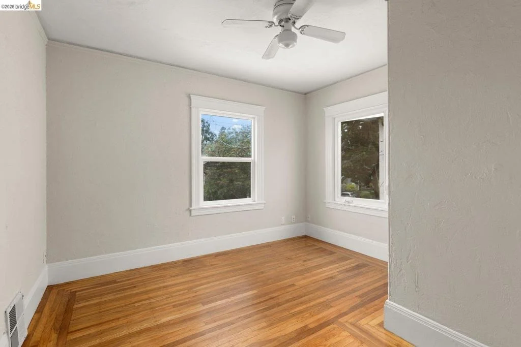 Photo of 2633 Regent St
