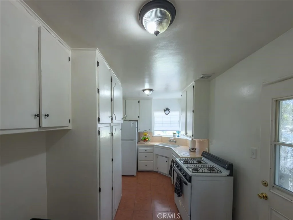 Photo of 727 S Caswell