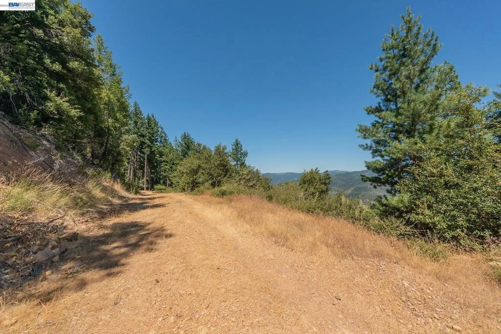 Photo of 190 Moore Gulch