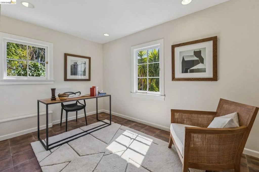 Photo of 8 Mosswood Rd