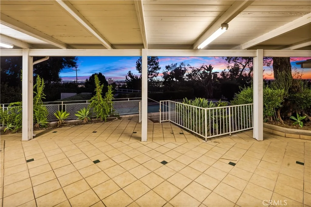 Photo of 595 Rim Road