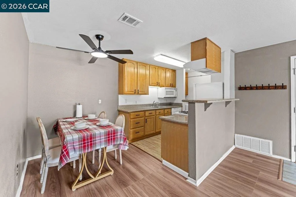 Photo of 2189 Lakeview