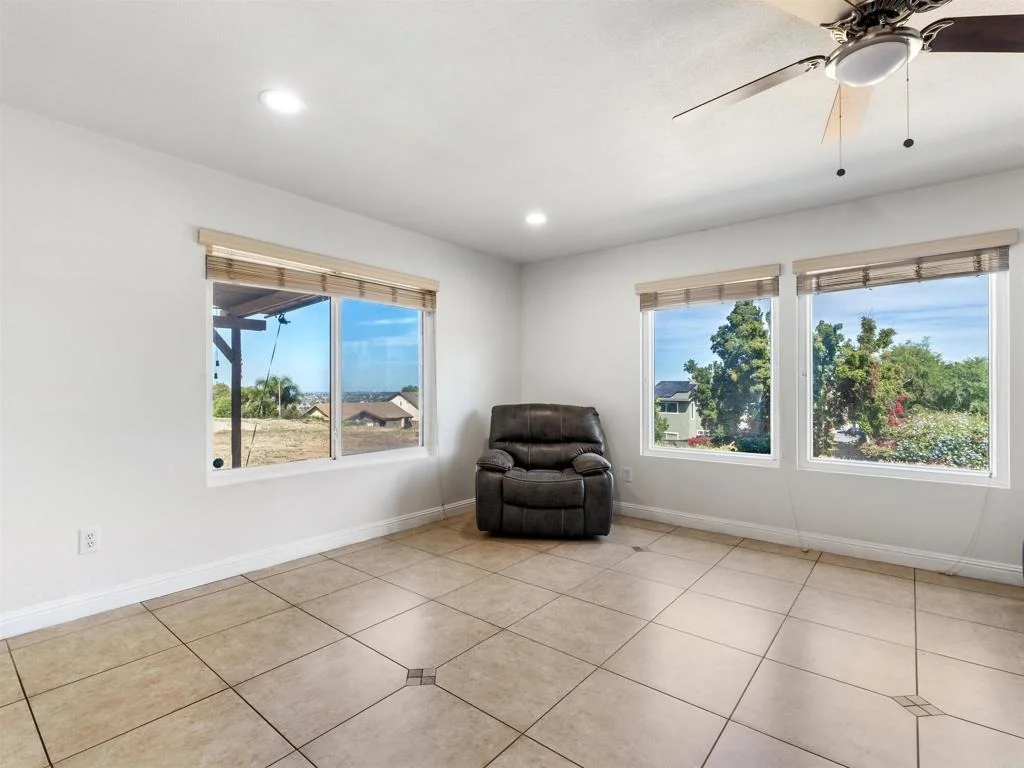 Photo of 2443 Helix Street