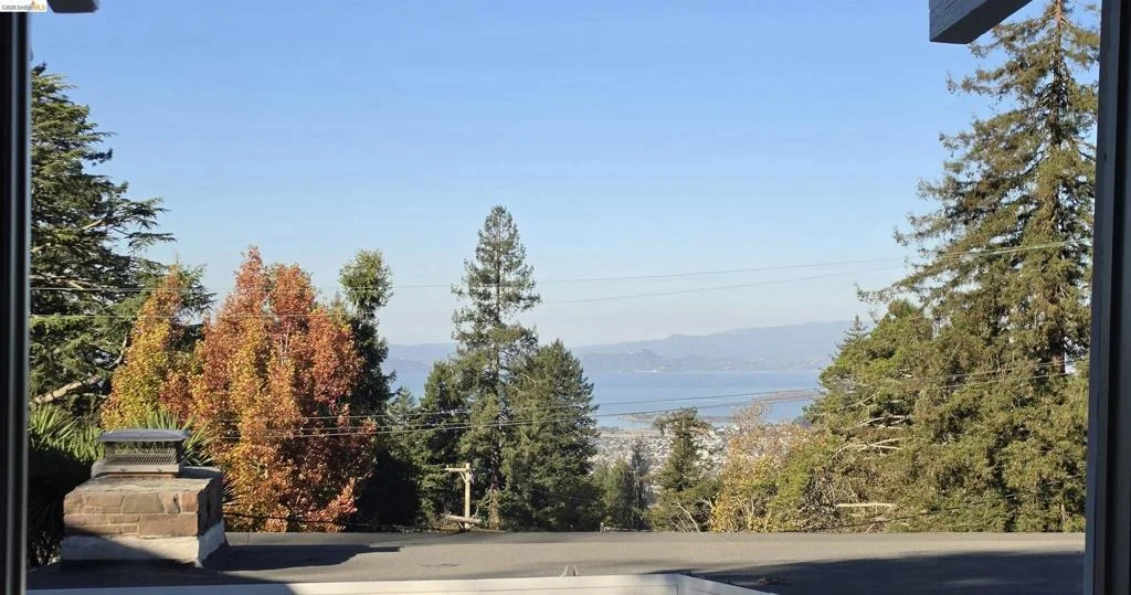 Photo of 2864 Shasta Rd