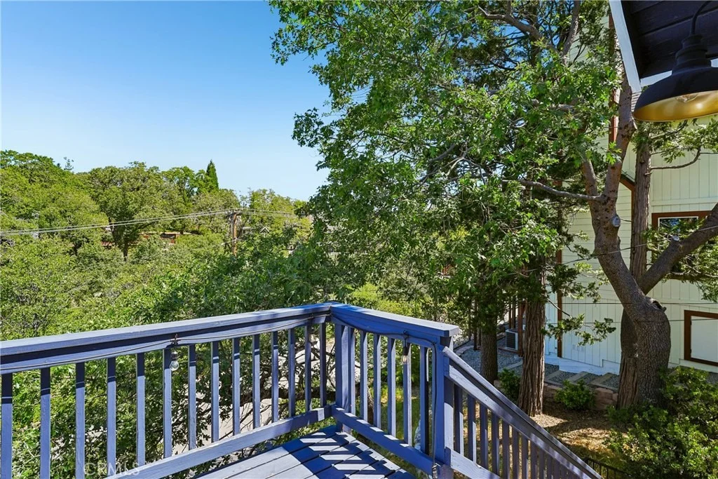 Photo of 28833 Manitoba Drive