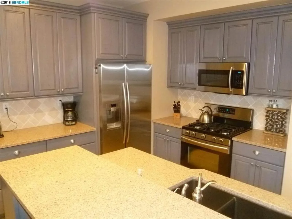 Photo of 1255 HALLMARK WAY