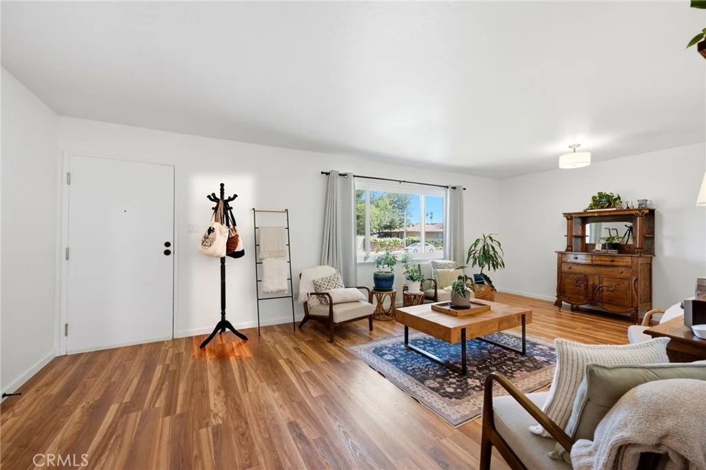 Photo of 8755 Delano