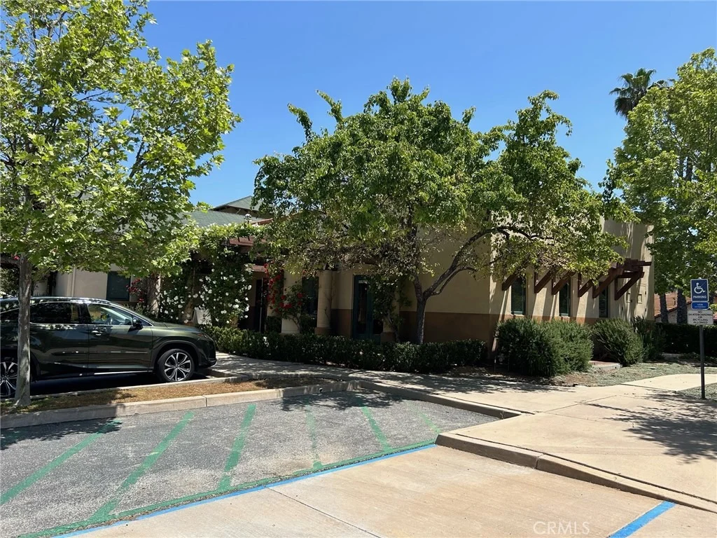 Photo of Unit A at 407 Bryant Circle