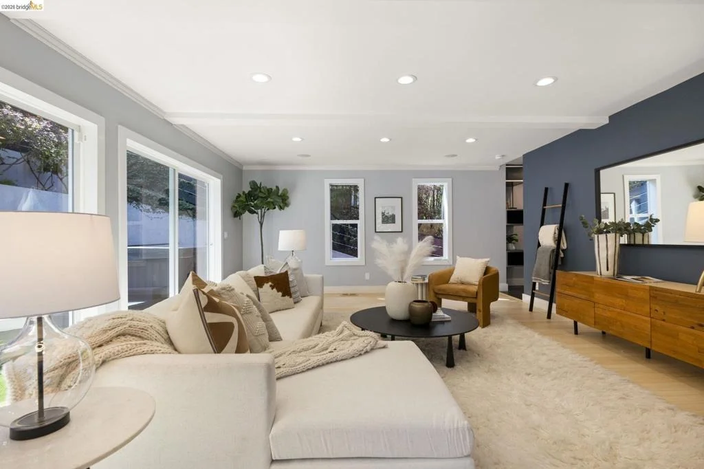 Photo of 683 Mandana Blvd.