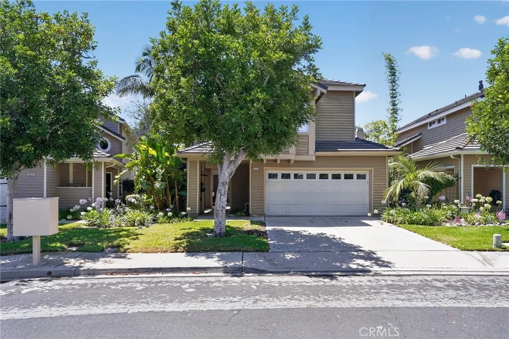 Photo of 4248 Riverglen Street