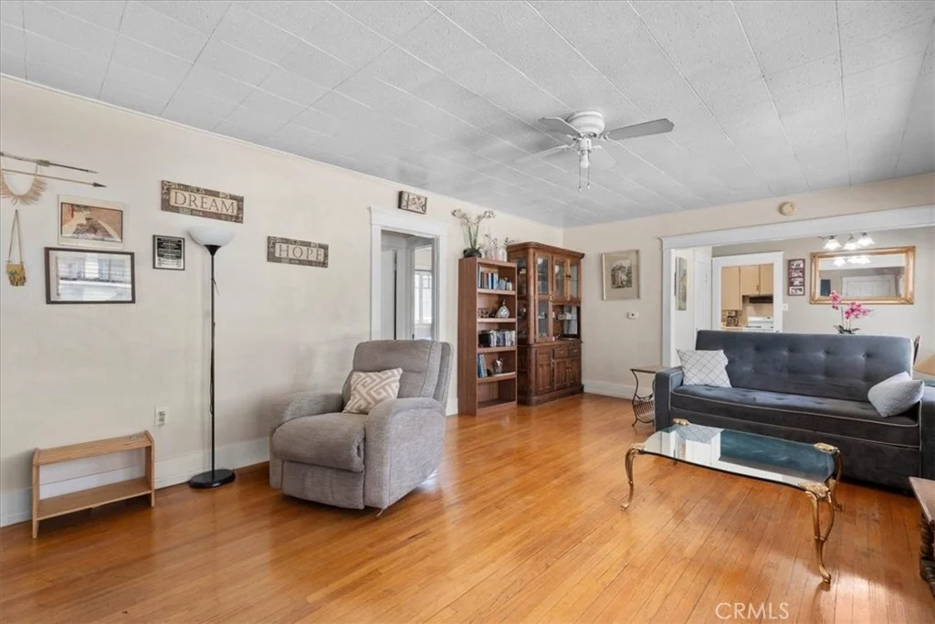 Photo of 5749 Brockton