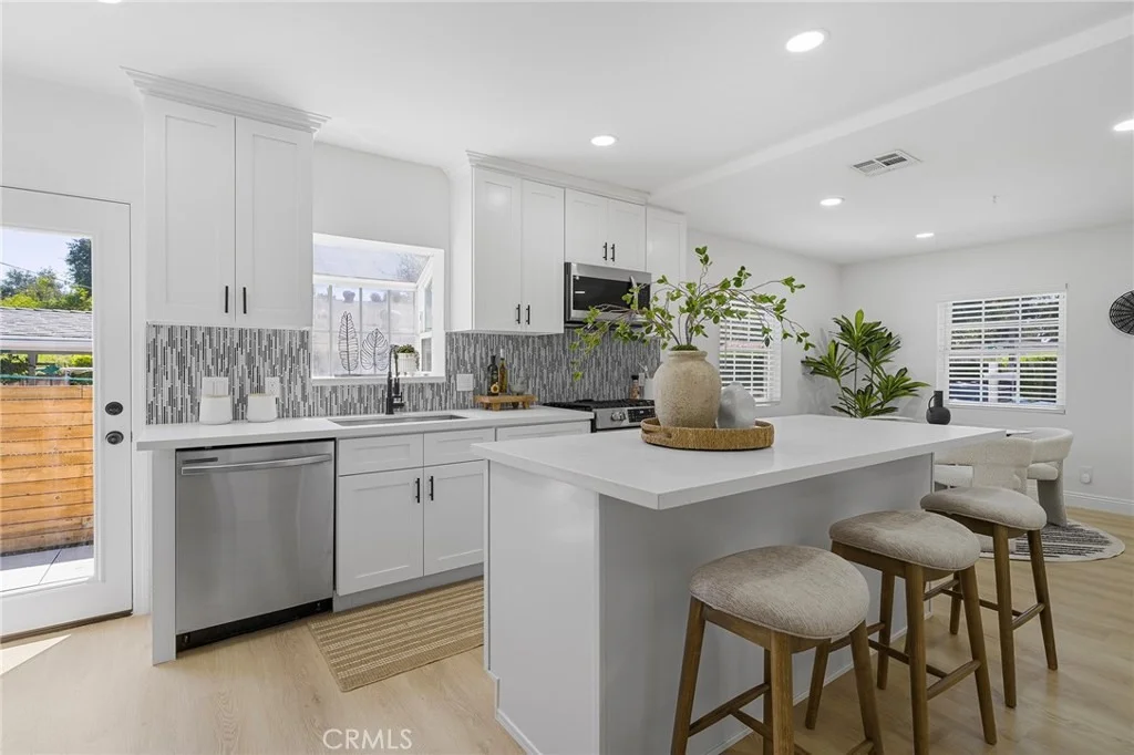 Photo of 2257 E Del Mar Boulevard