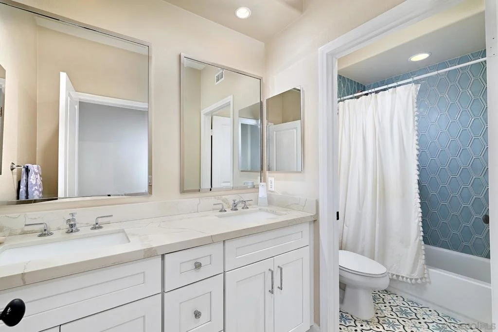 Photo of 7598 Circulo Sequoia