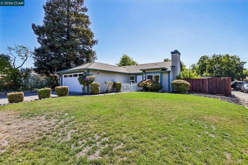 Photo of 3903 Silver Oaks Way