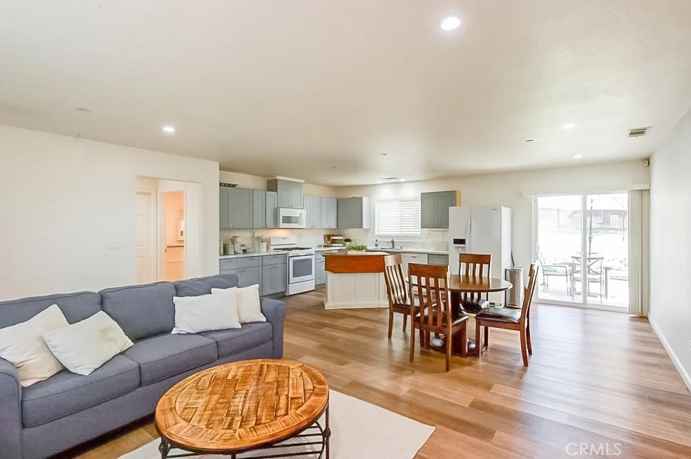 Photo of 1483 E Dottie