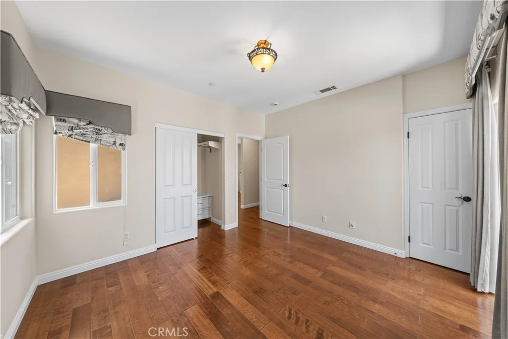Photo of Unit D at 2438 Oneida Street