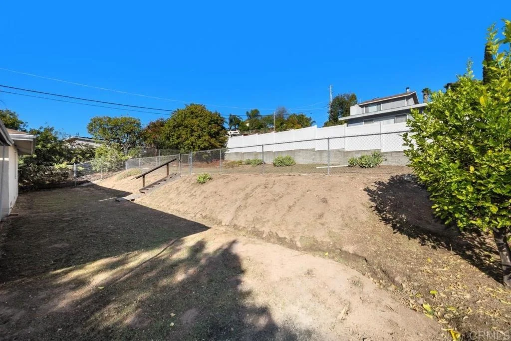 Photo of 2947 Helix Street
