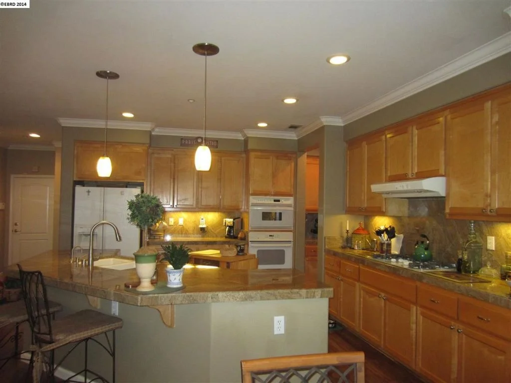 Photo of 545 LAKEVIEW DR