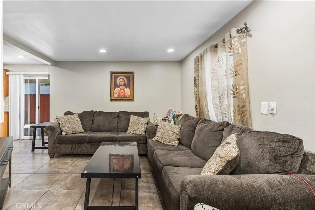 Photo of 1001 Oak Glen