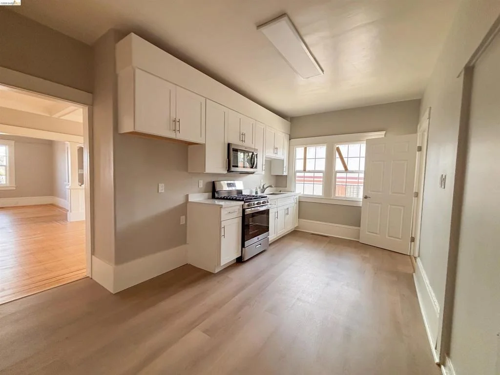Photo of 2417 Sonoma Blvd