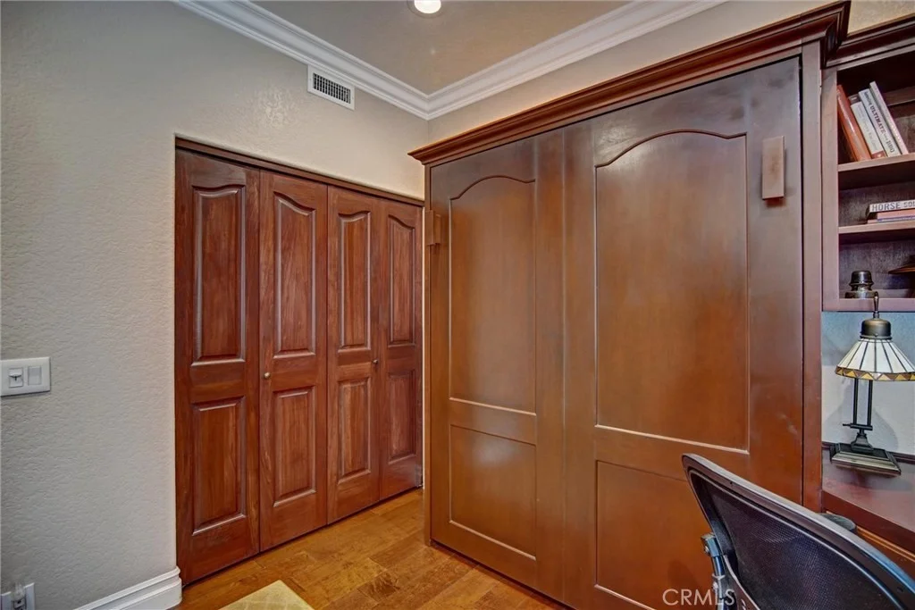 Photo of 445 Somerset Circle