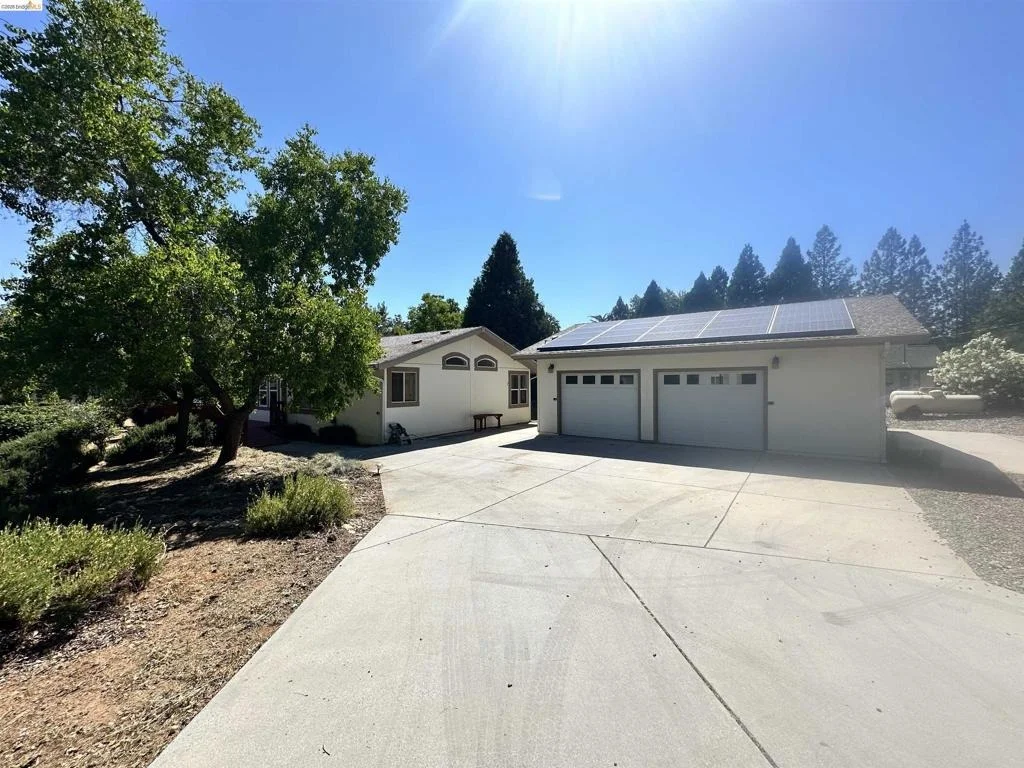 Photo of 20511 Nob Hill Cir