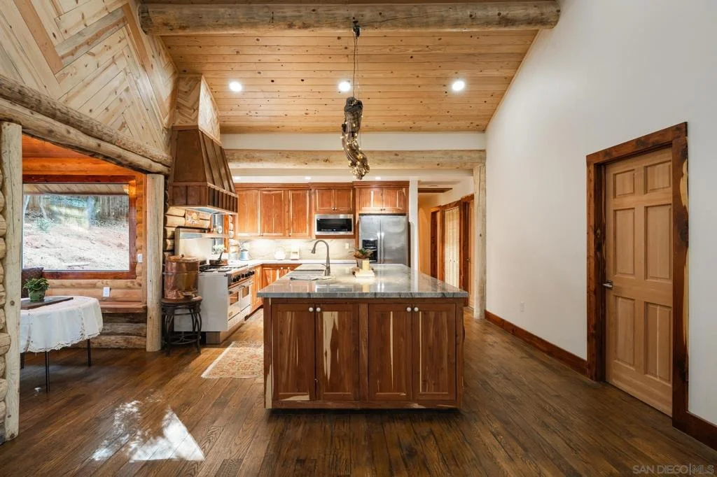 Photo of 4484 Pine Ridge Ave