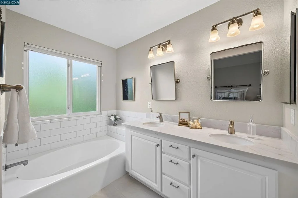 Photo of 1409 Stonehedge Dr