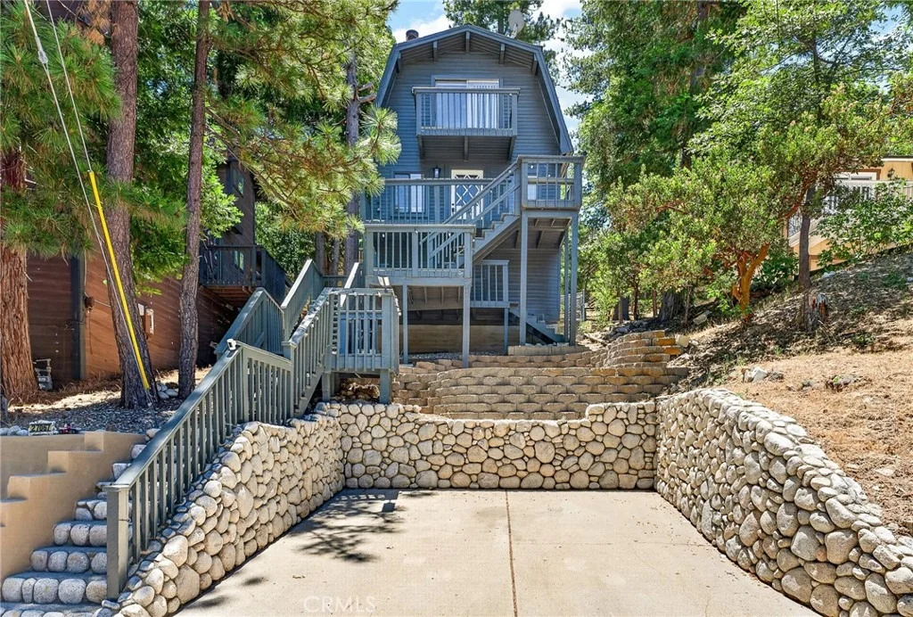Photo of 27067 Overlook Lane