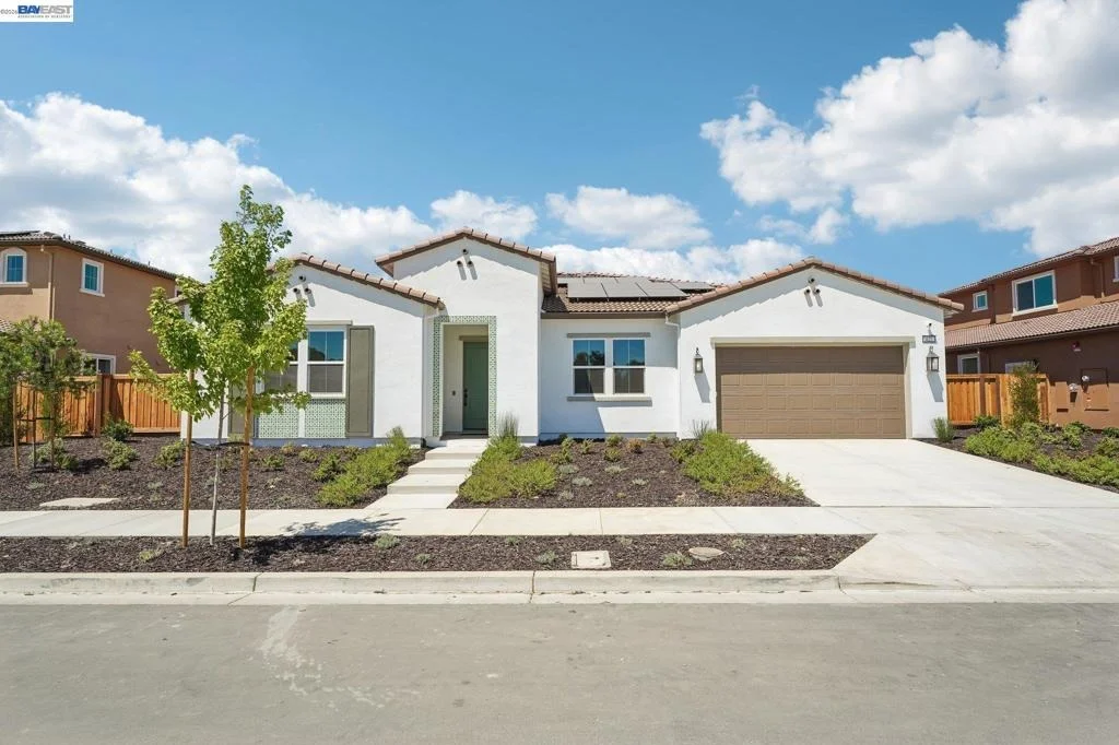 Photo of 427 Trellis Way