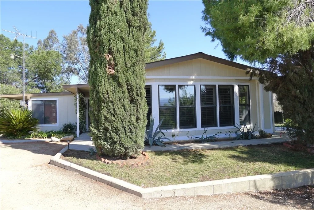 Photo of 20290 Palomar Street