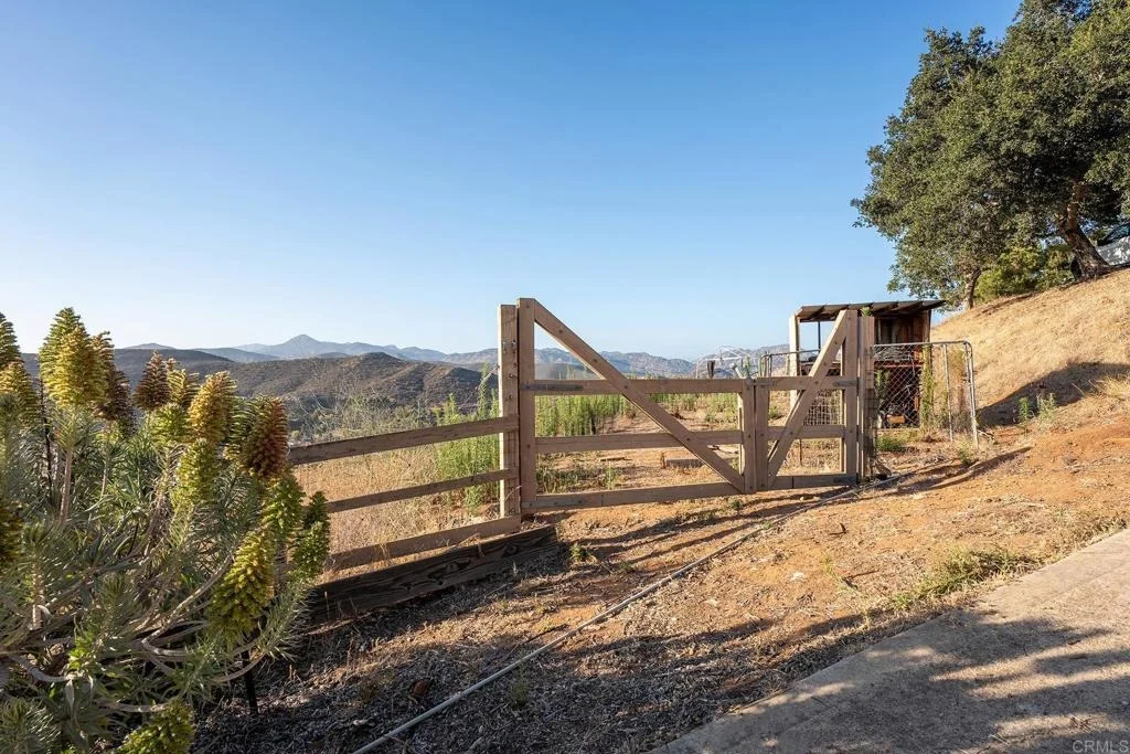 Photo of 11687 VALLE VISTA RD