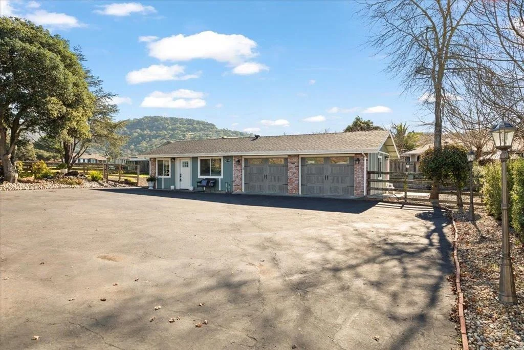 Photo of 2180 Patton Ave