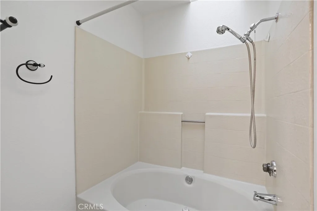 Photo of 1676 Sumac