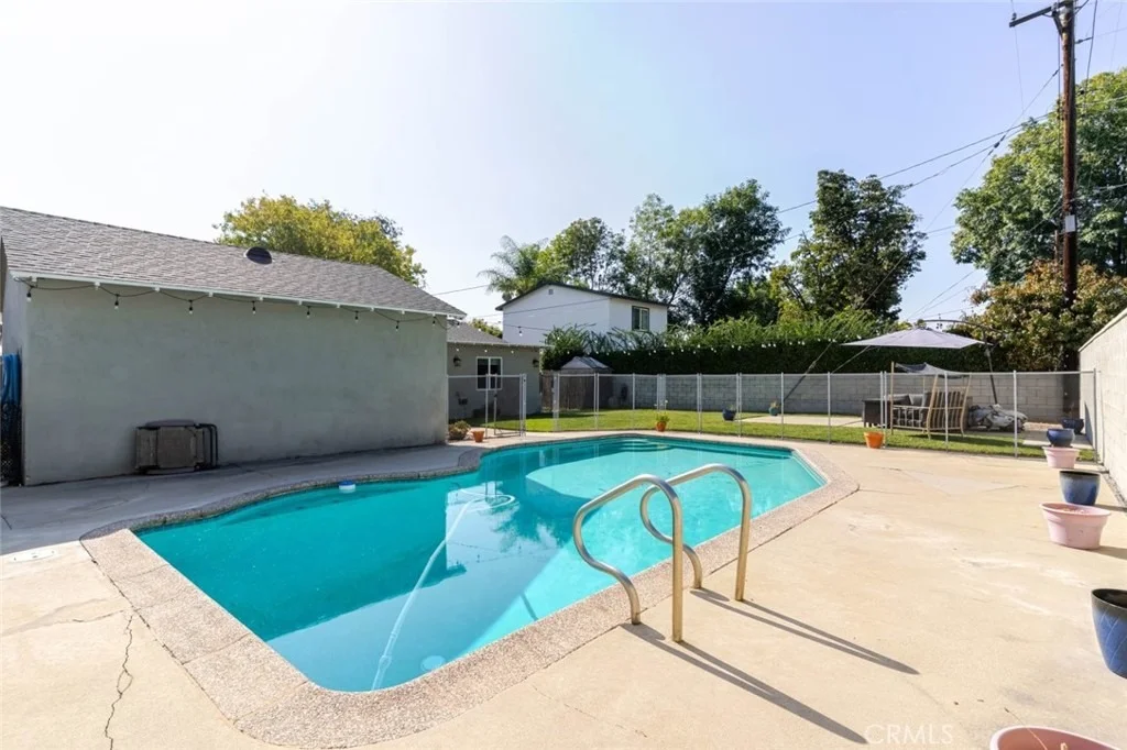 Photo of 447 W Bennett Avenue