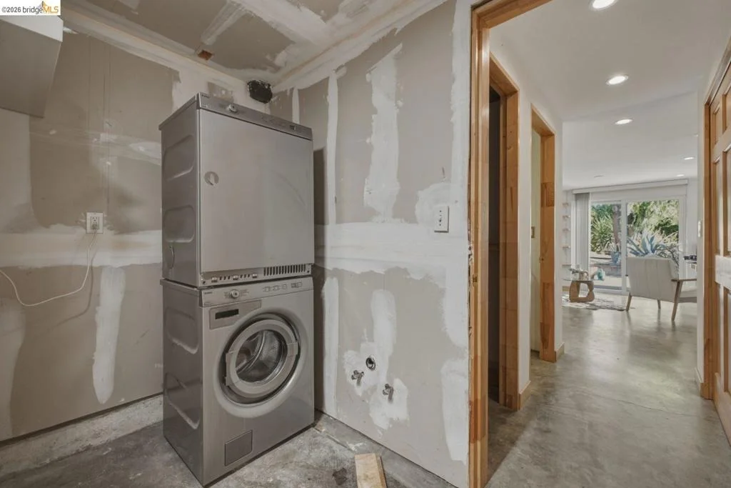 Photo of 1242 Burnett St