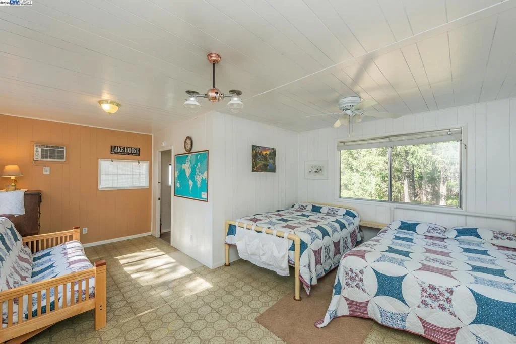 Photo of 8341 East Side Rd