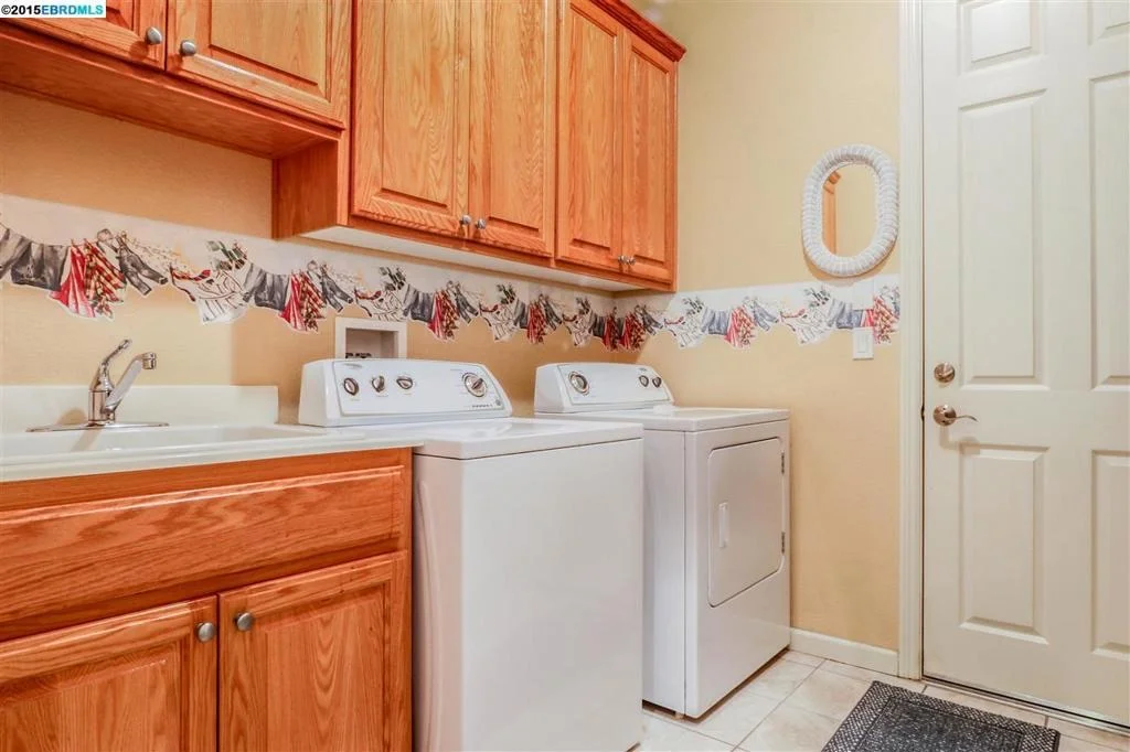 Photo of 1445 PINEGROVE WAY