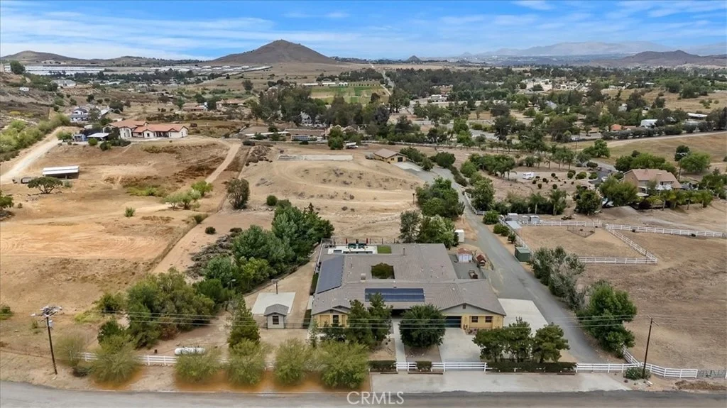 Photo of 16420 Rocky Glen Road