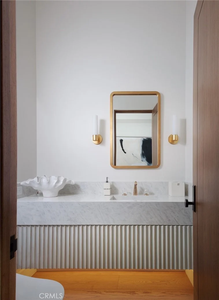 Photo of 2595 Altamar